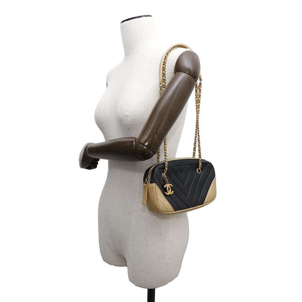 CHANEL Chevron ChainShoulder Bag Black/GoldA90807 Lambskin
