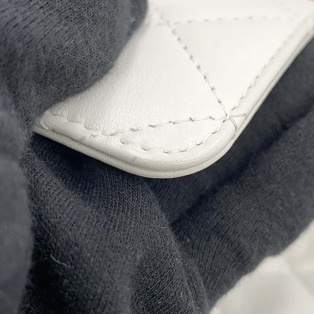 CHANEL Matelasse ChainShoulder Bag WhiteAS3226 Lambskin