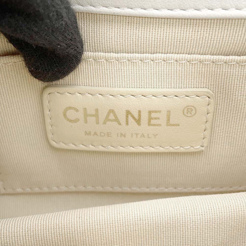 CHANEL Matelasse ChainShoulder Bag WhiteAS3226 Lambskin