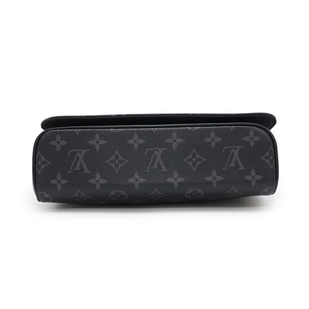 LOUIS VUITTON District NV2 NoirM45272 Monogram Eclipse Size PM