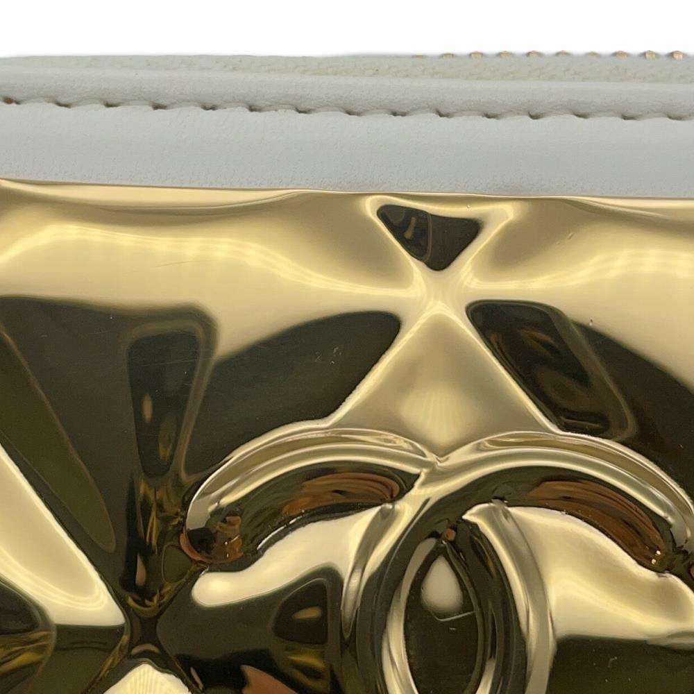 CHANEL Matelasse CC Logo Shoulder Bag White/GoldAP2393 Lambskin Metal