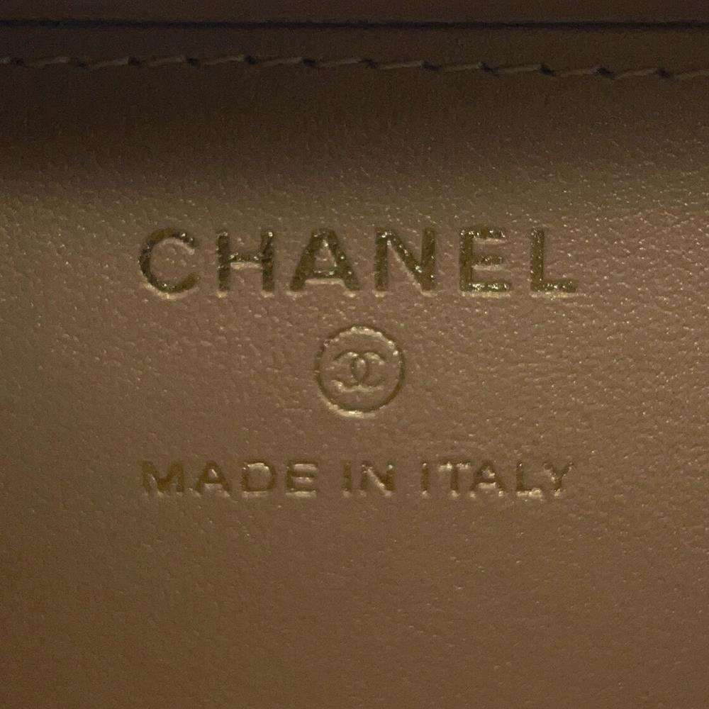CHANEL Matelasse CC Logo Shoulder Bag White/GoldAP2393 Lambskin Metal