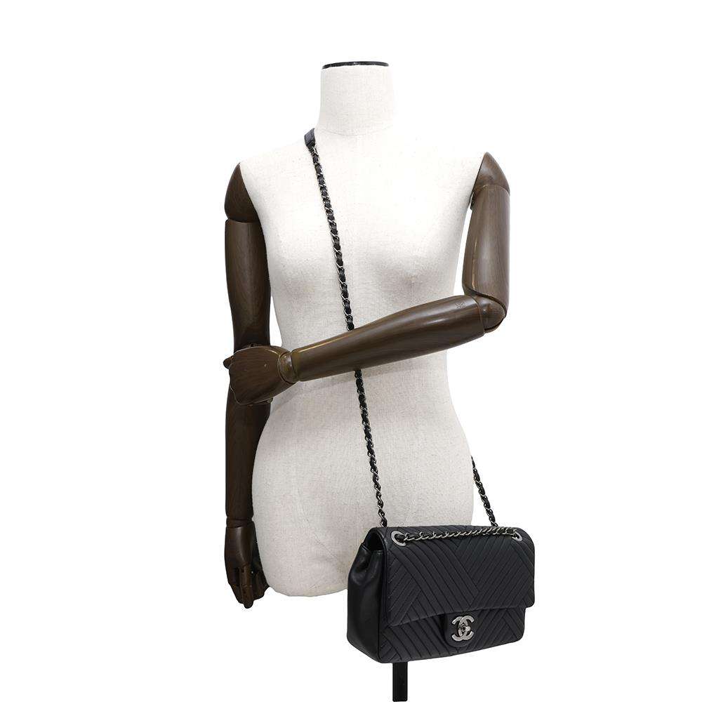 CHANEL Chevron Single Flap ChainShoulder Bag Black Lambskin