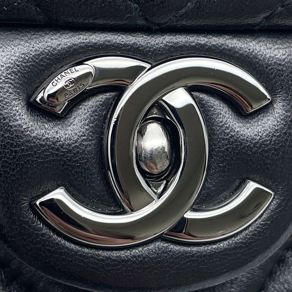 CHANEL Chevron Single Flap ChainShoulder Bag Black Lambskin