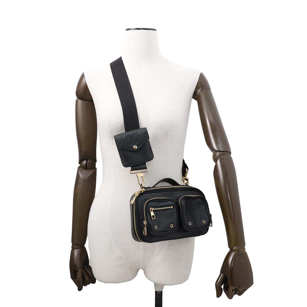 LOUIS VUITTON Utility/Crossbody NoirM80450 Calf Leather
