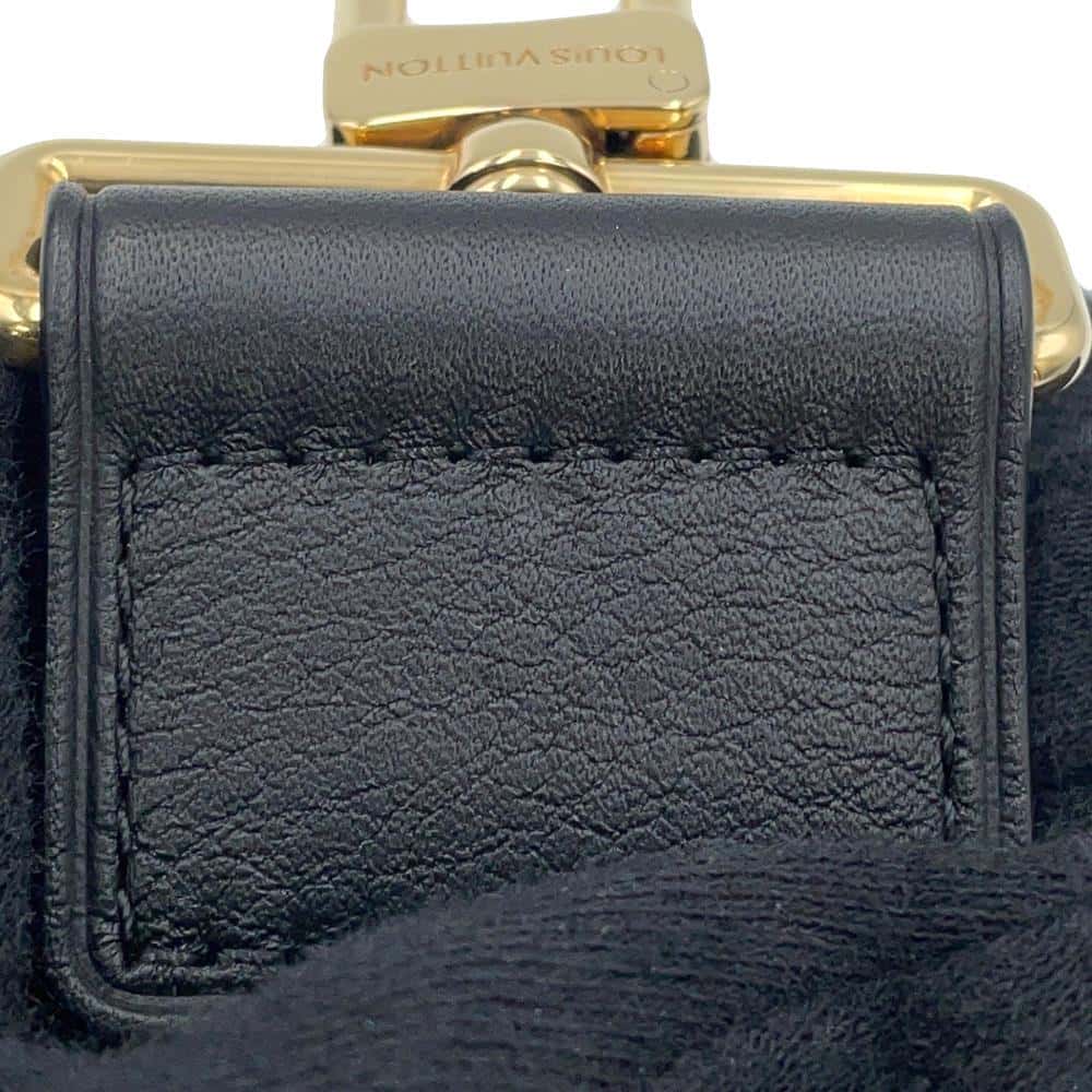LOUIS VUITTON Utility/Crossbody NoirM80450 Calf Leather