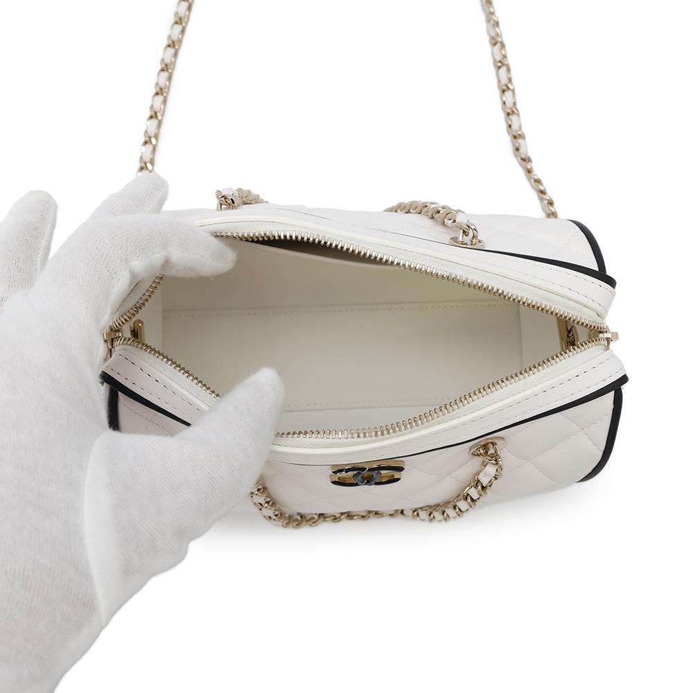 CHANEL Matelasse Chain Clutch Bag 2WAYTravel Bag White/BlackAP4515 Lambskin Size Mini