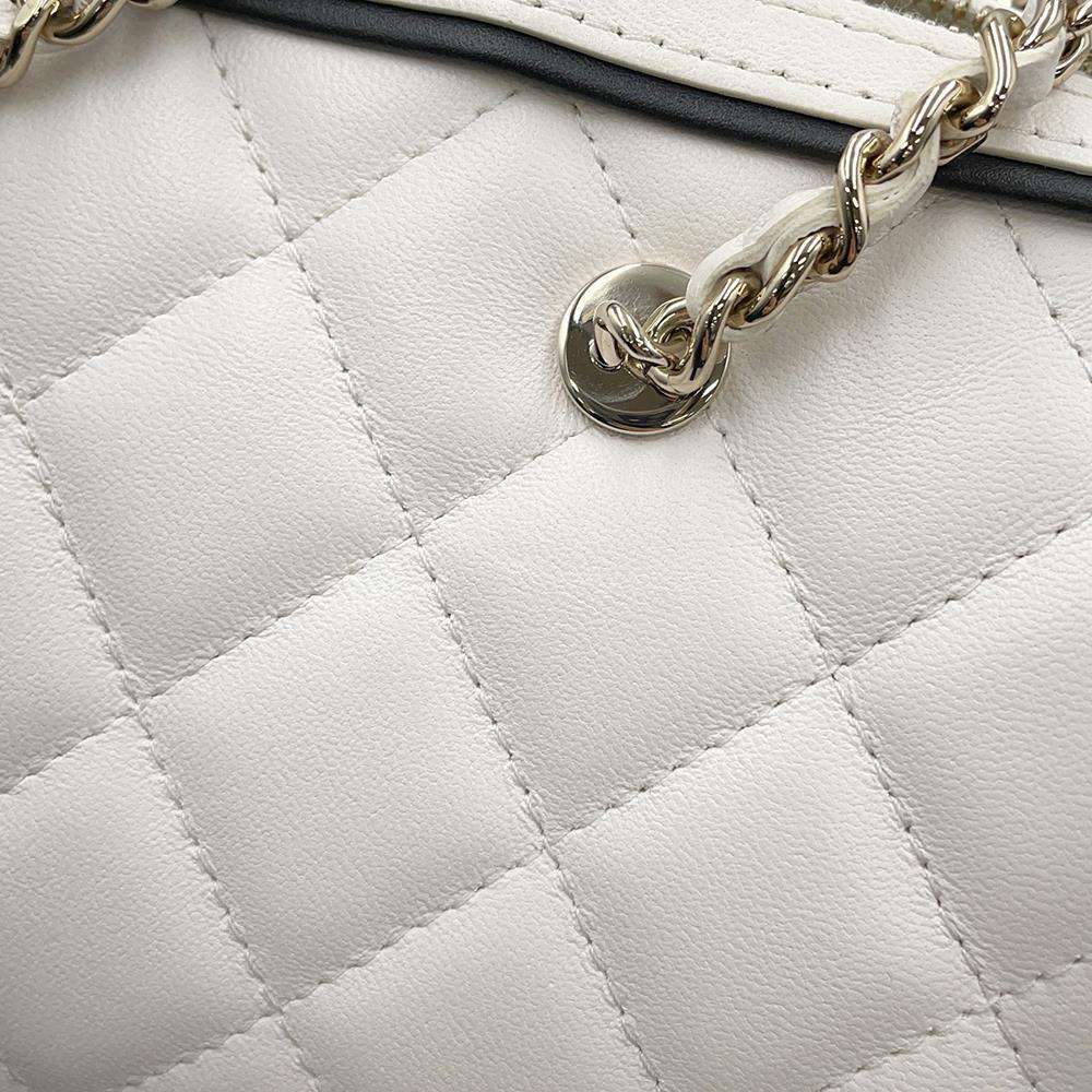 CHANEL Matelasse Chain Clutch Bag 2WAYTravel Bag White/BlackAP4515 Lambskin Size Mini