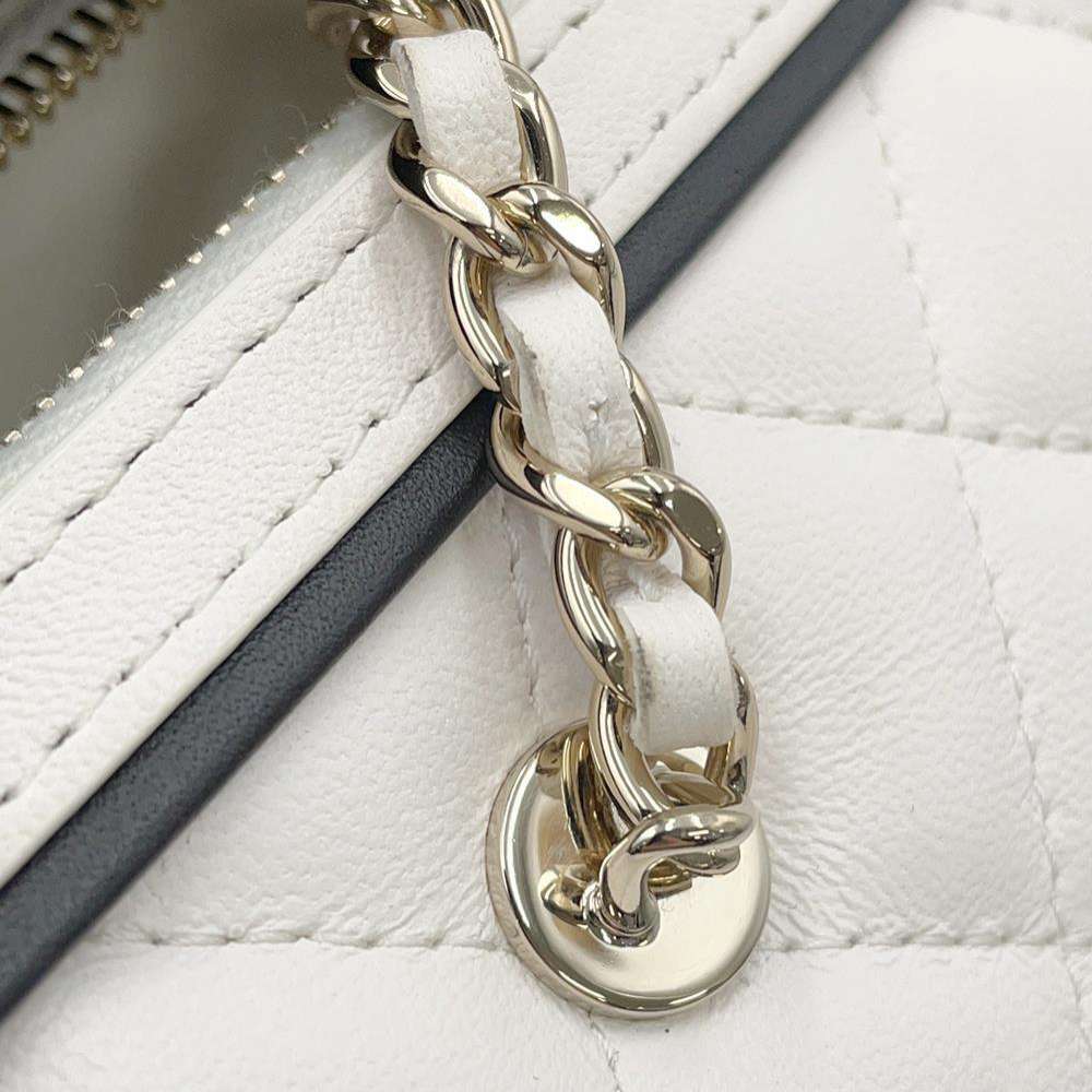 CHANEL Matelasse Chain Clutch Bag 2WAYTravel Bag White/BlackAP4515 Lambskin Size Mini