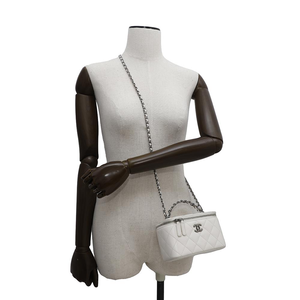 CHANEL Matelasse Chain vanity bag WhiteAP3593 Lambskin Rhinestone