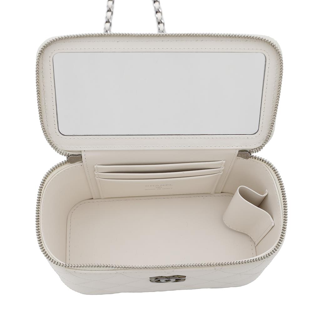 CHANEL Matelasse Chain vanity bag WhiteAP3593 Lambskin Rhinestone