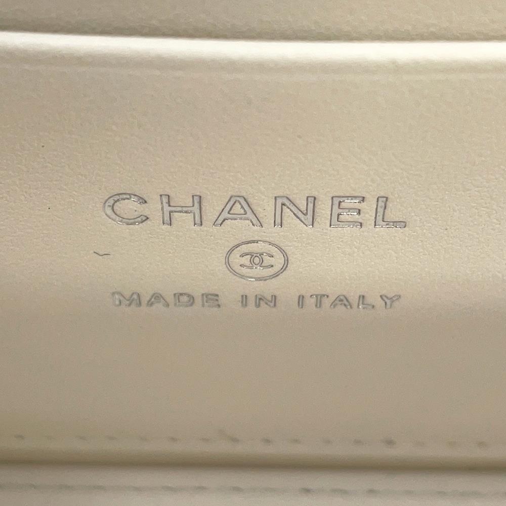 CHANEL Matelasse Chain vanity bag WhiteAP3593 Lambskin Rhinestone
