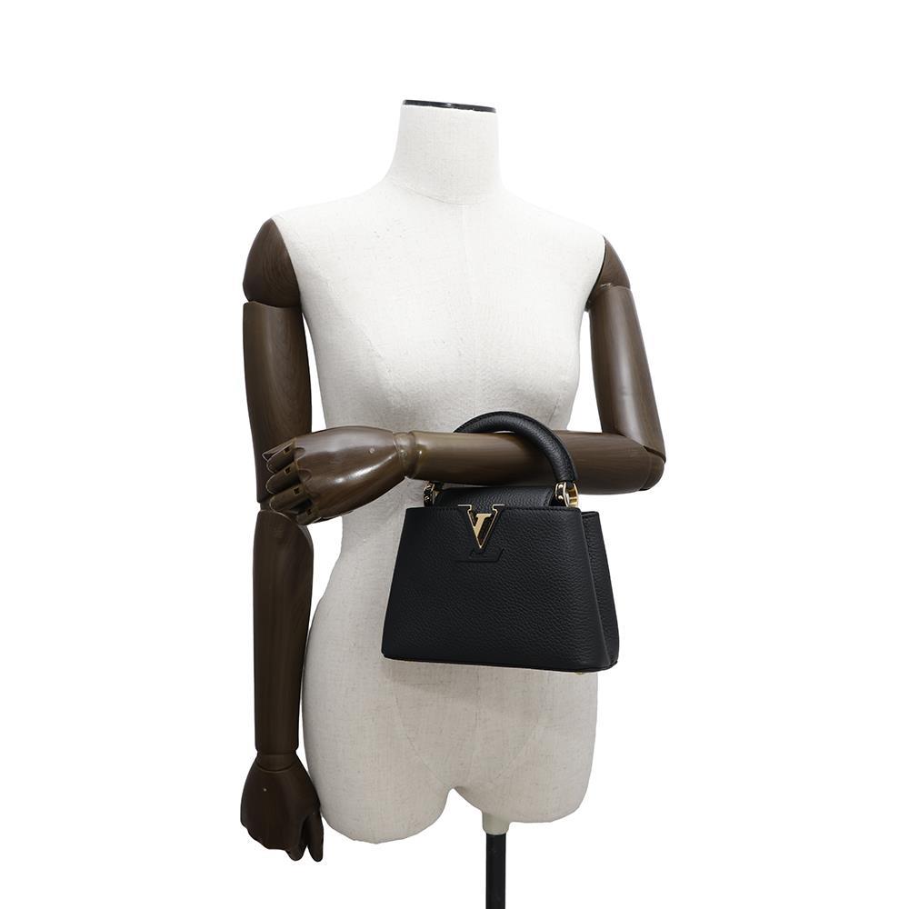 LOUIS VUITTON Capucines NoirM56071 Taurillon Leather Size MINI