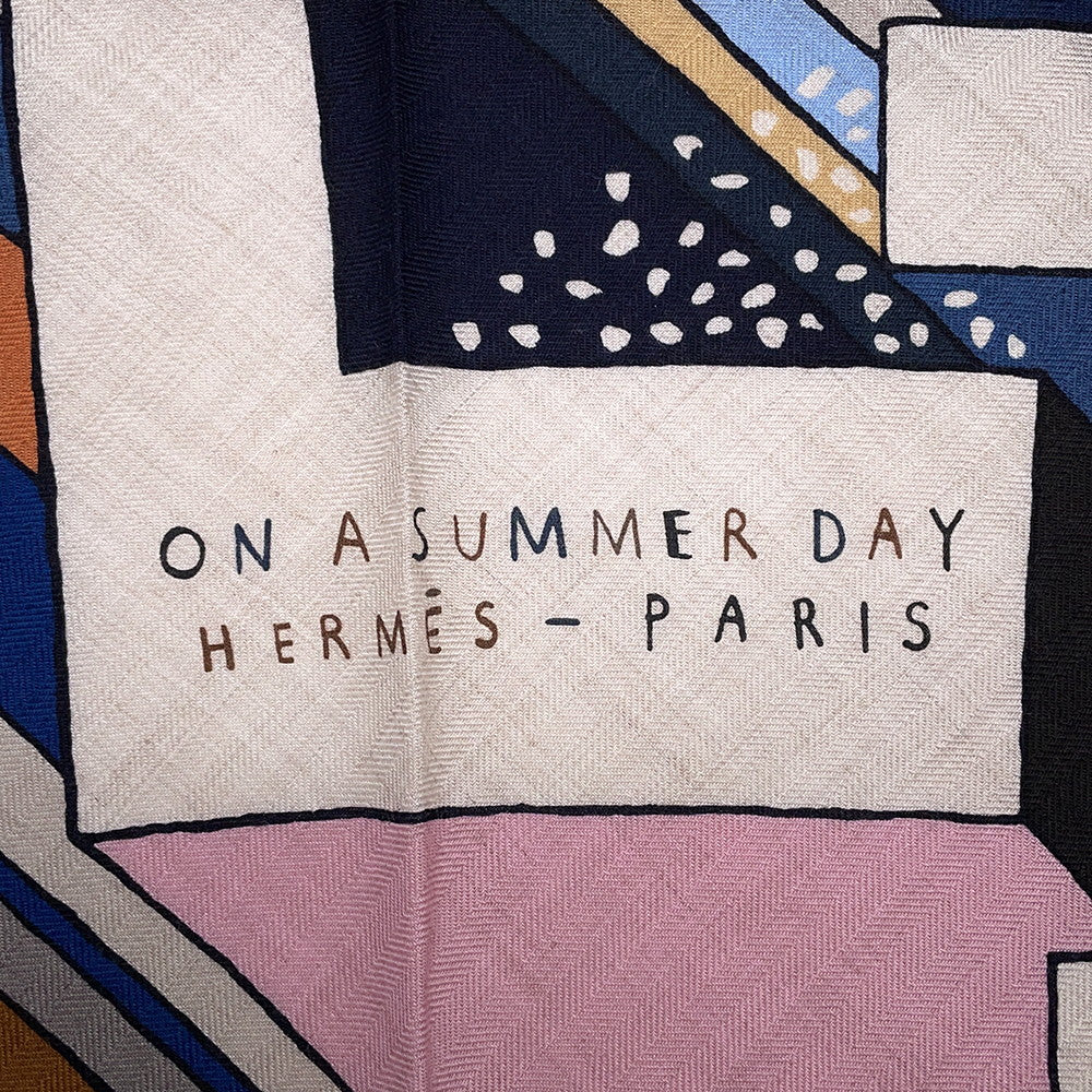 HERMES Stole Triangle Gean On a Summer Day Marine/Vieux Rose/NaturelH363048S 11 Cashmere 70% Silk 30%