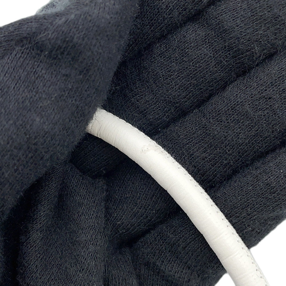 CHANEL CHANEL22 ChainShoulder Bag Spring/Summer 2025 WhiteAS3980 Shiny Calf Leather