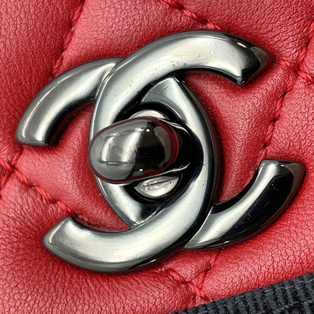 CHANEL Matelasse ChainShoulder Bag Red/Black Lambskin