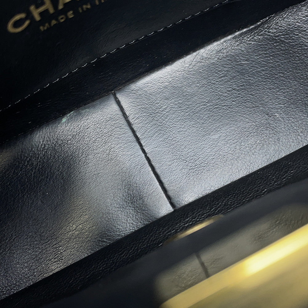 CHANEL Matelasse ChainShoulder Bag BlackAS3731 Lambskin