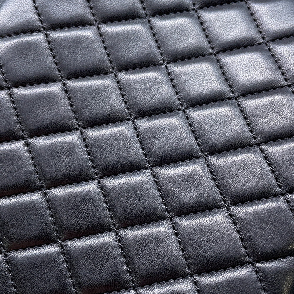 CHANEL Matelasse PearlCC Logo 4-chain ChainShoulder Bag BlackA39011 Lambskin
