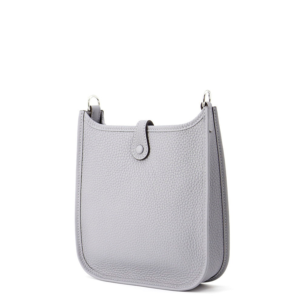 HERMES Evelyne Amazon Short Green Pantan Taurillon Clemence Size TPM