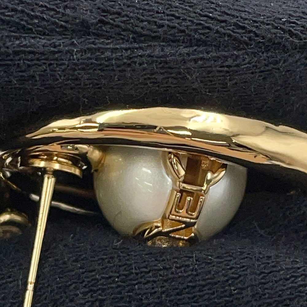 CHANEL Pearl logo Metal Faux Pearl