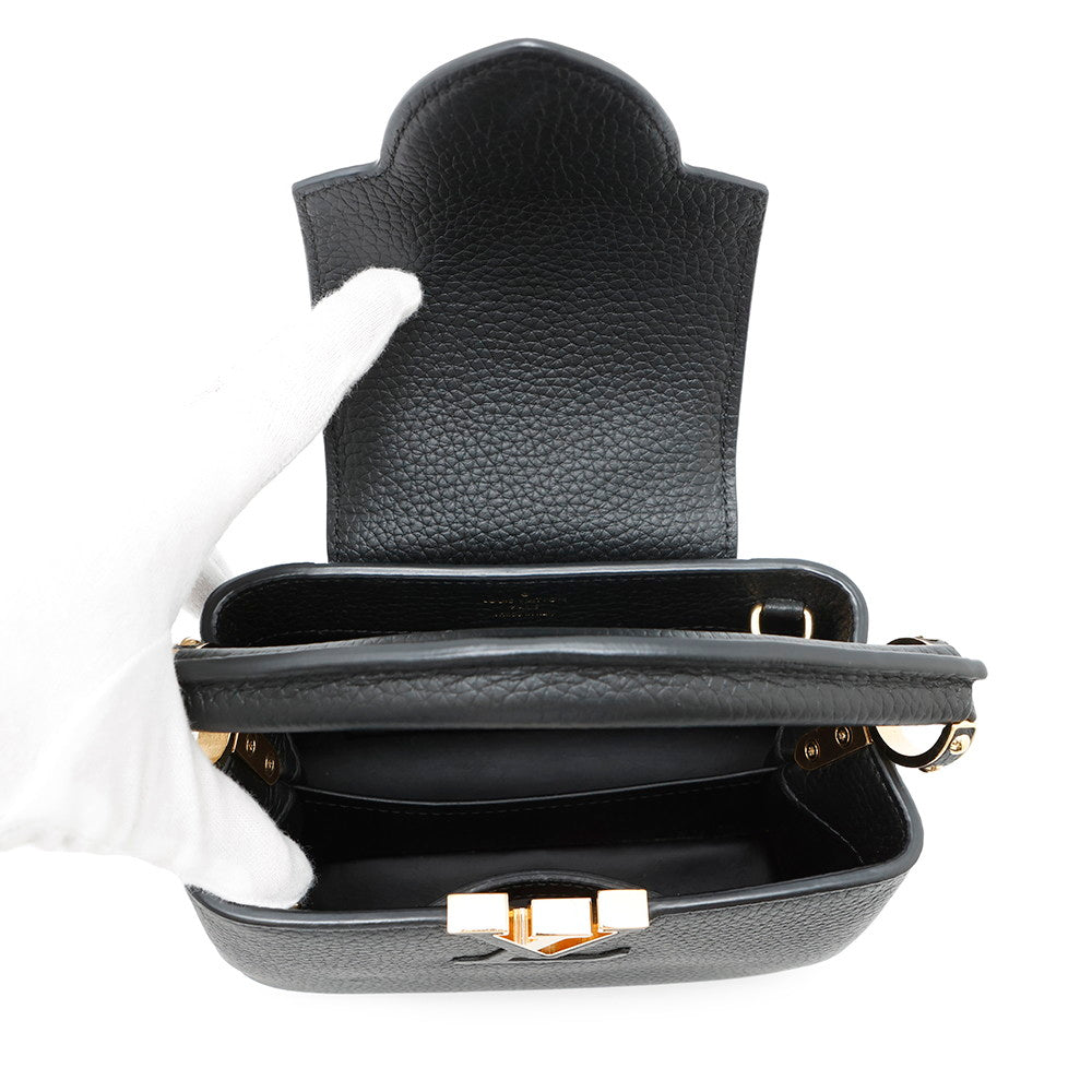 LOUIS VUITTON Capucines NoirM56071 Taurillon Leather Size MINI