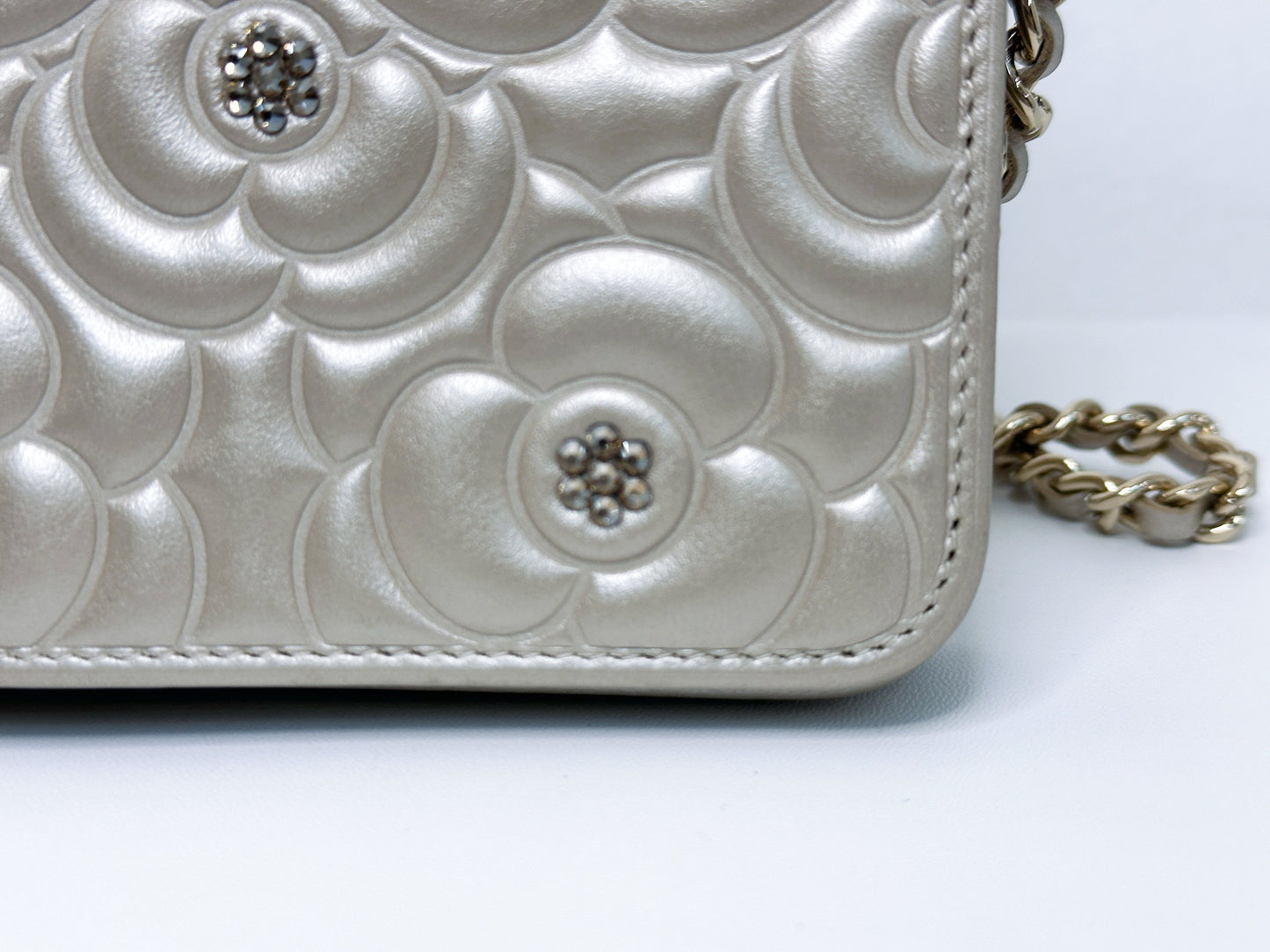 Chanel Camellia Embossed Wallet On Chain 2465 holo card