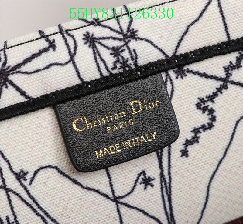 Christian Dior Luxury Bag - The Tote   234