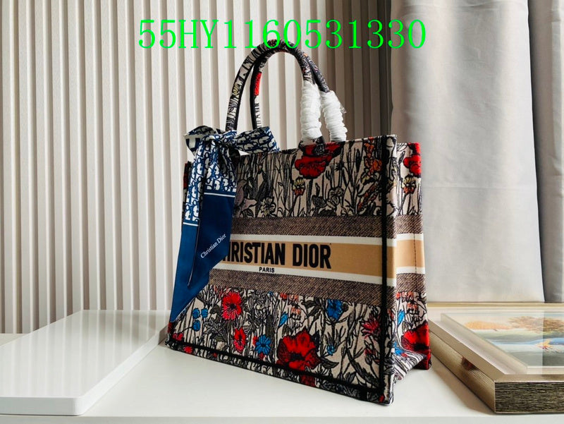 Christian Dior Luxury Bag - The Tote   250