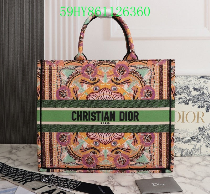 Christian Dior Luxury Bag - The Tote   233