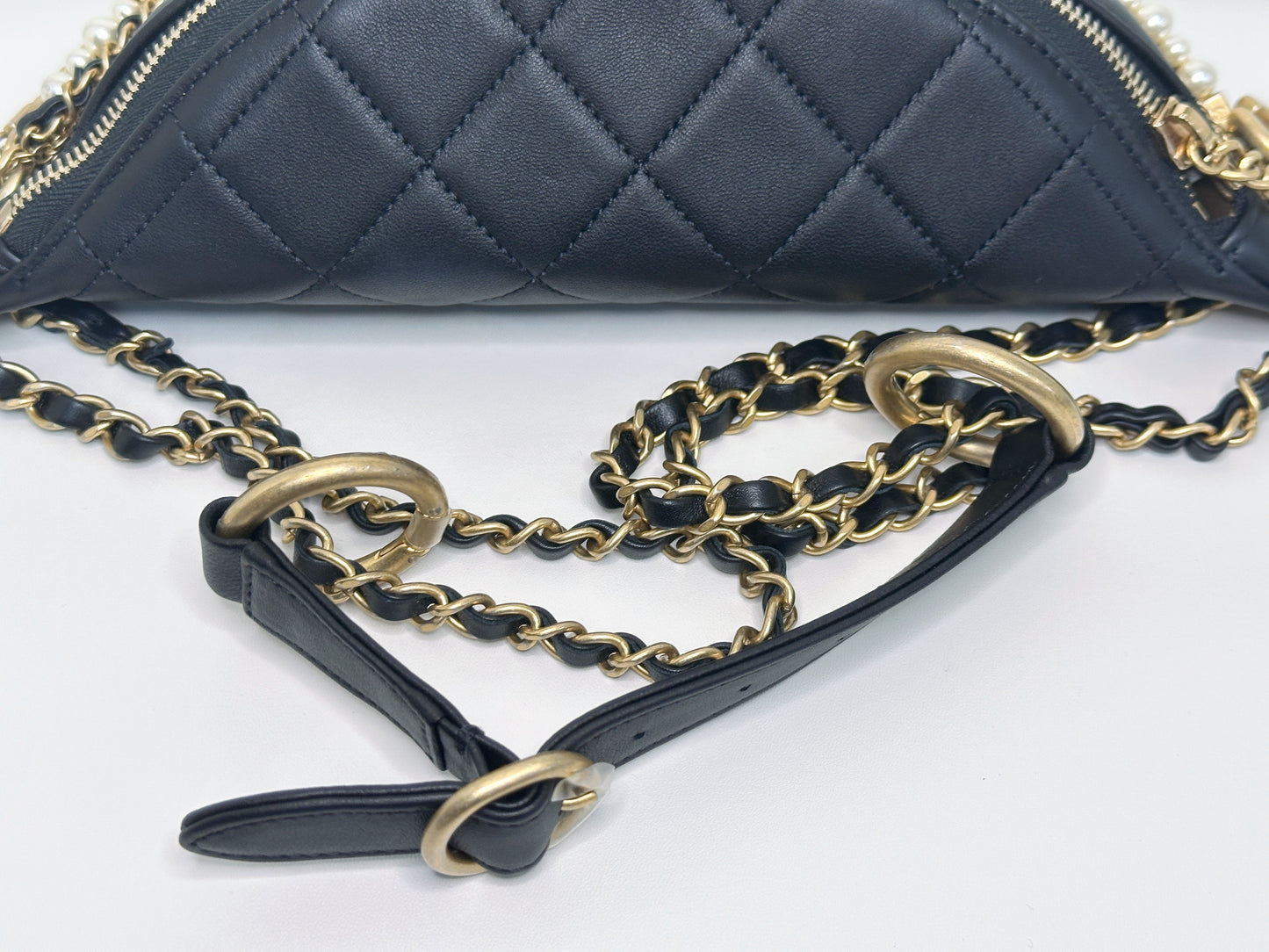 CHANEL 19A BLACK ALL ABOUT CHAINS PEARL FANNY PACK BAG GHW 2806 holo card