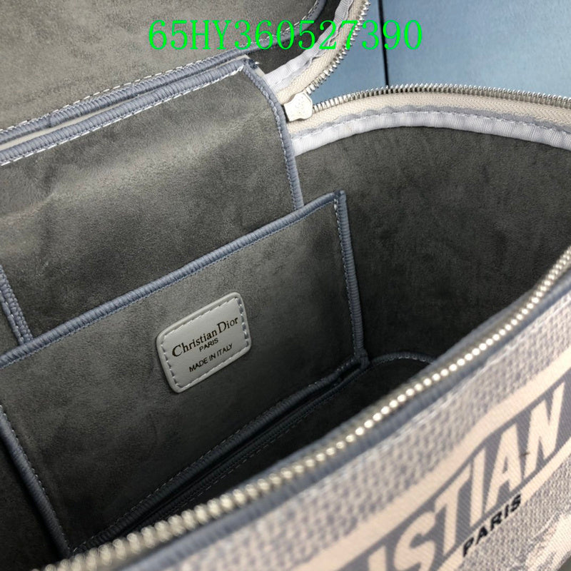 Christian Dior Luxury - The Tote   678