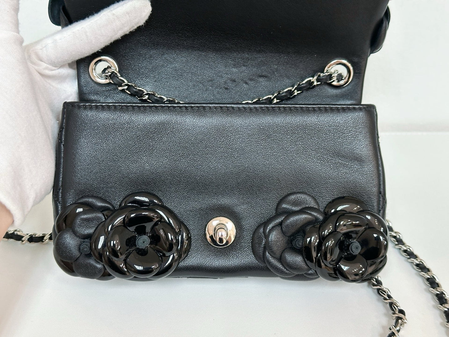 CHANEL Camellia Lambskin Patent Around Flap Crossbody Bag holo card 2246