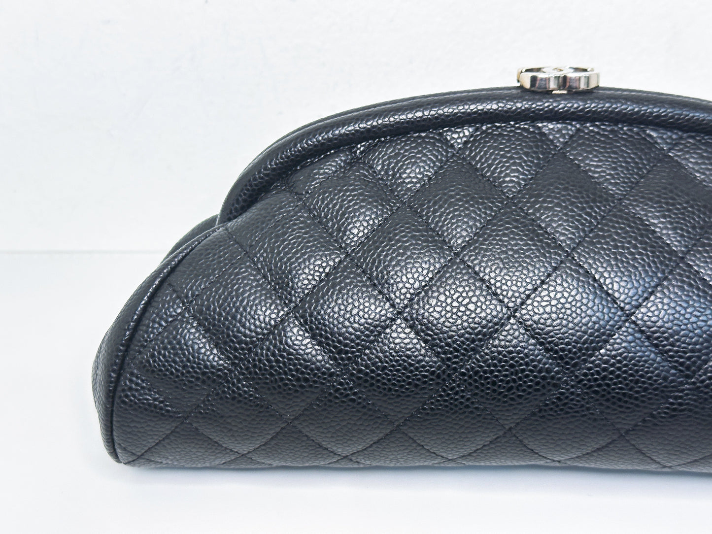 Chanel Quilted Timeless Kisslock Clutch Black Caviar holo 1193