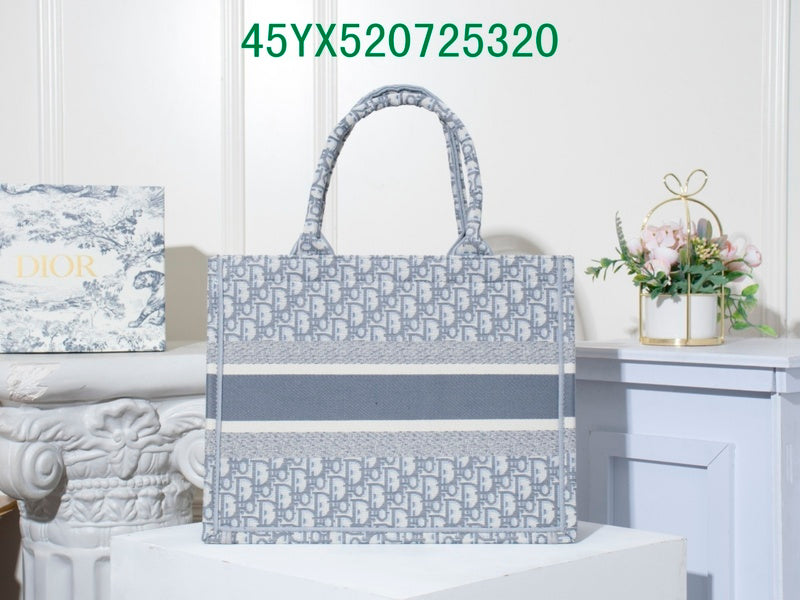 Christian Dior Luxury - The Tote   402