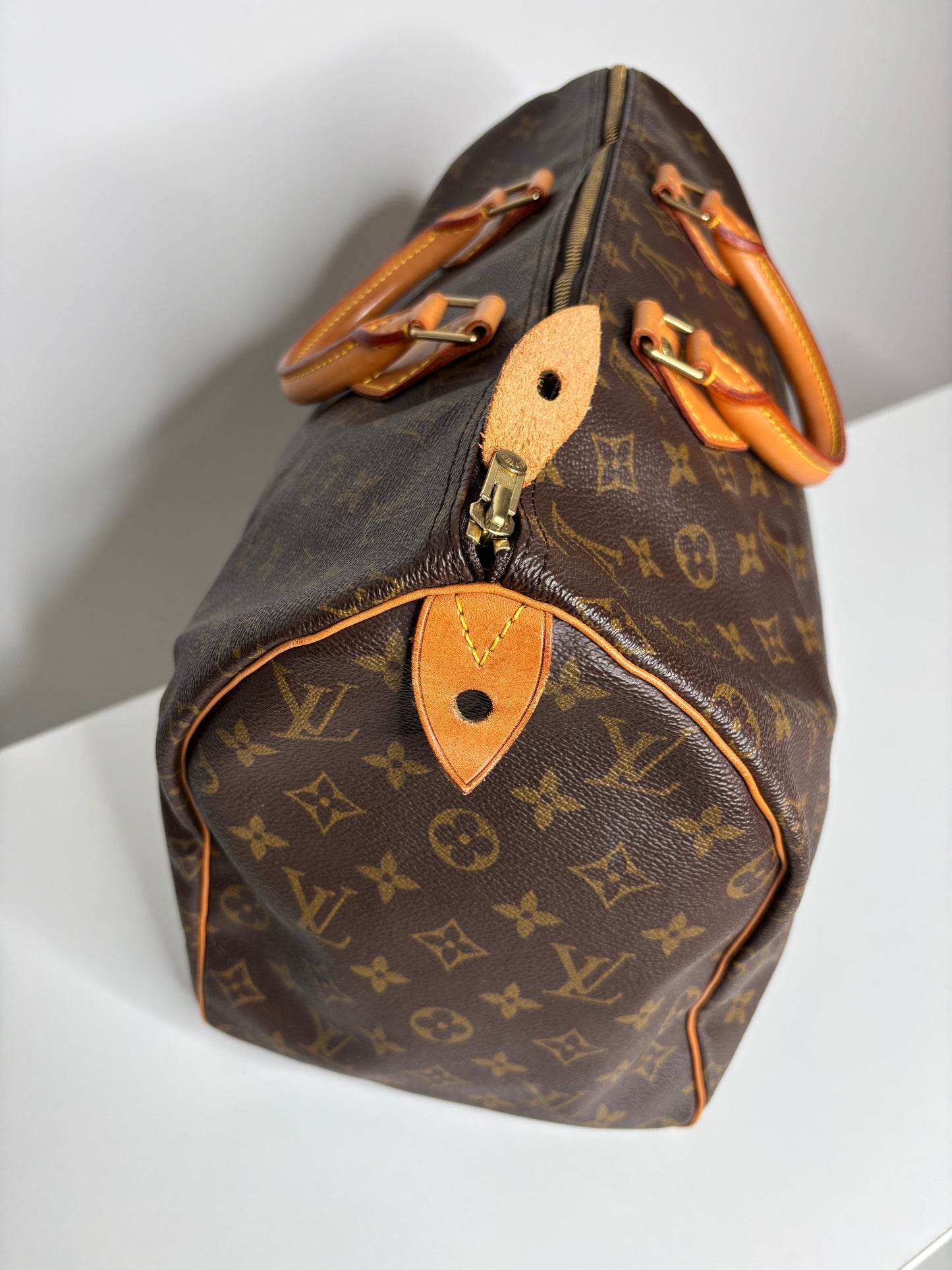 Louis Vuitton Speedy 40 Monogram Canvas Handbag