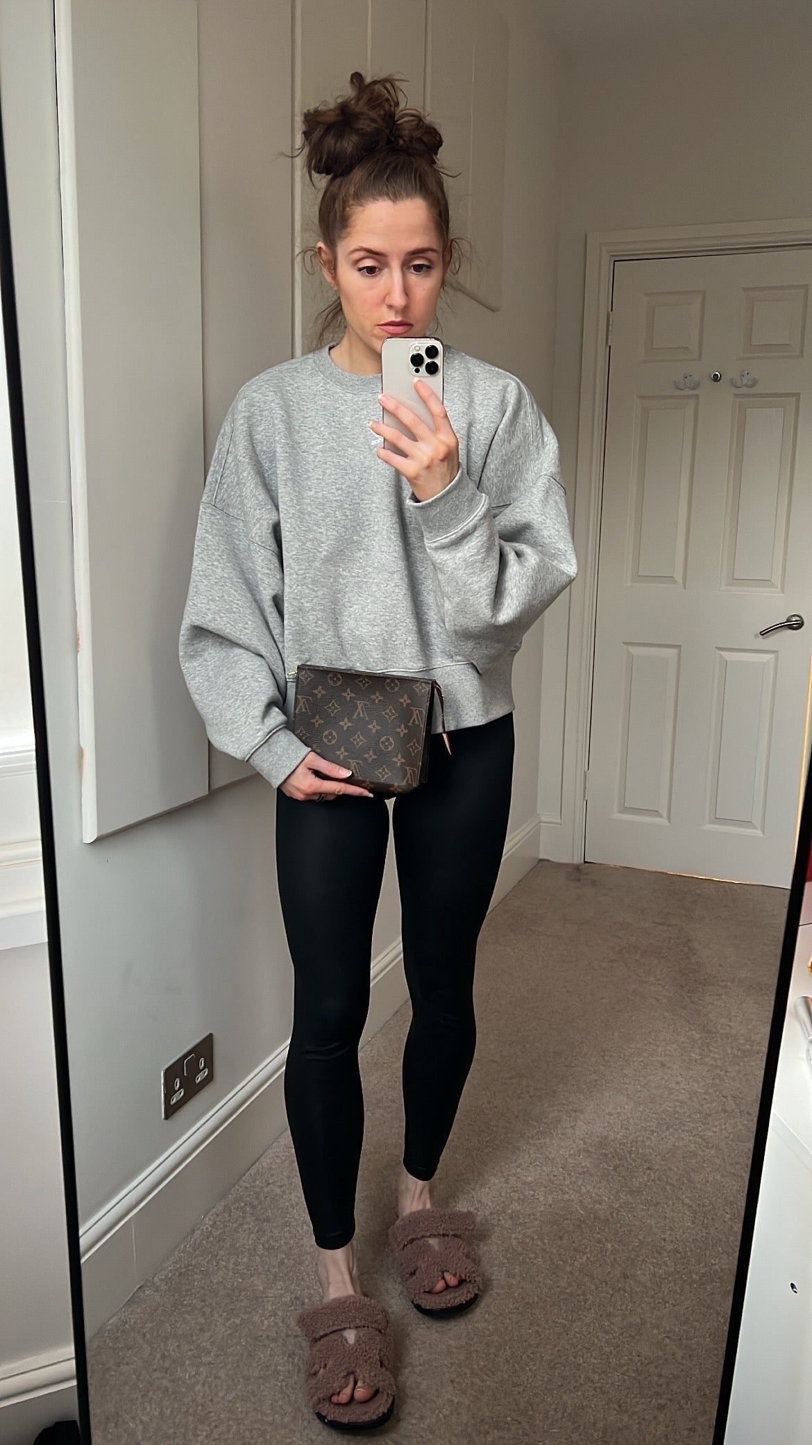 Louis Vuitton Toiletry Pouch 19 Monogram