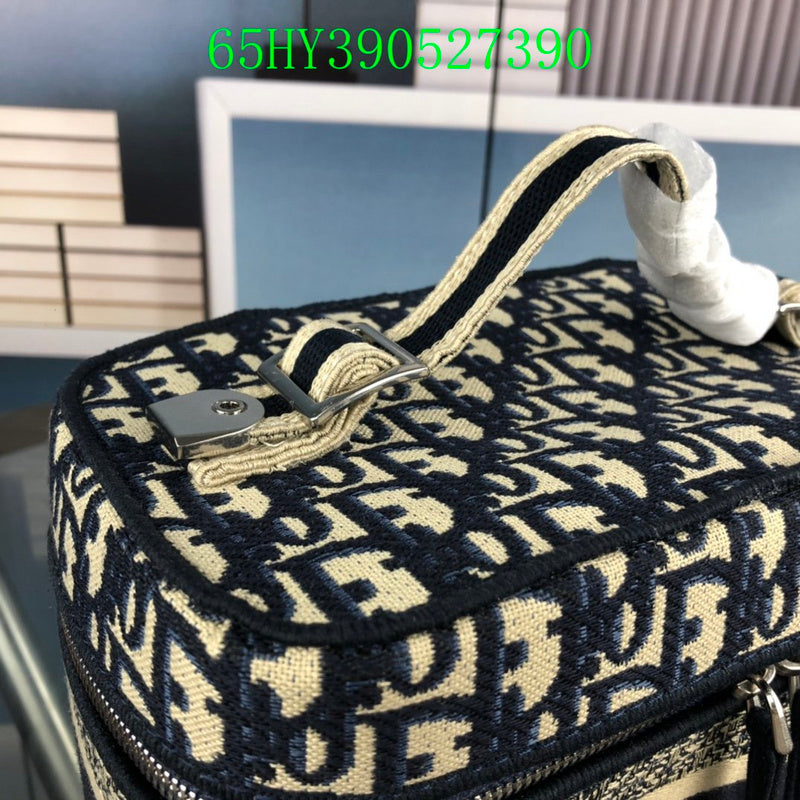 Christian Dior Luxury - The Tote   680