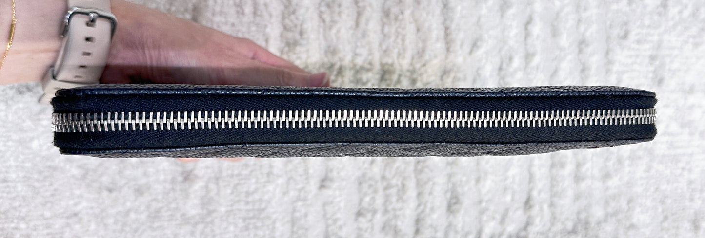 CHANEL Caviar Quilted Zip Around Notebook Agenda Cover Black