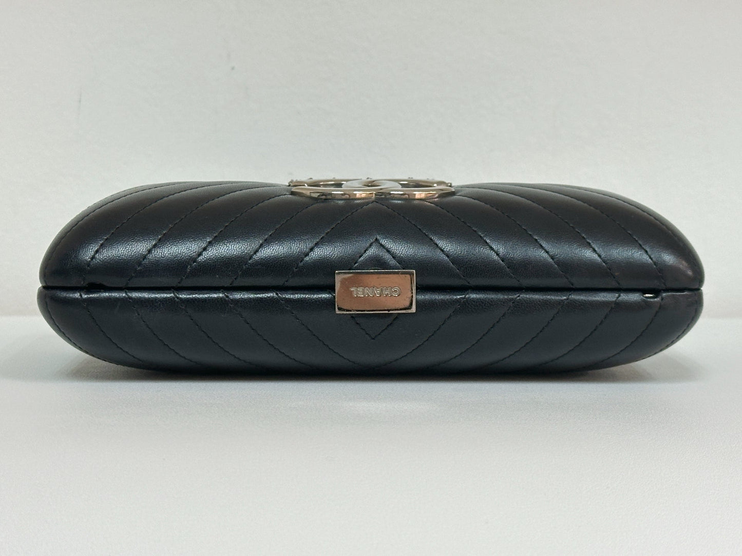 Chanel Chevron Metallic Fringe Clutch 2572 holo card