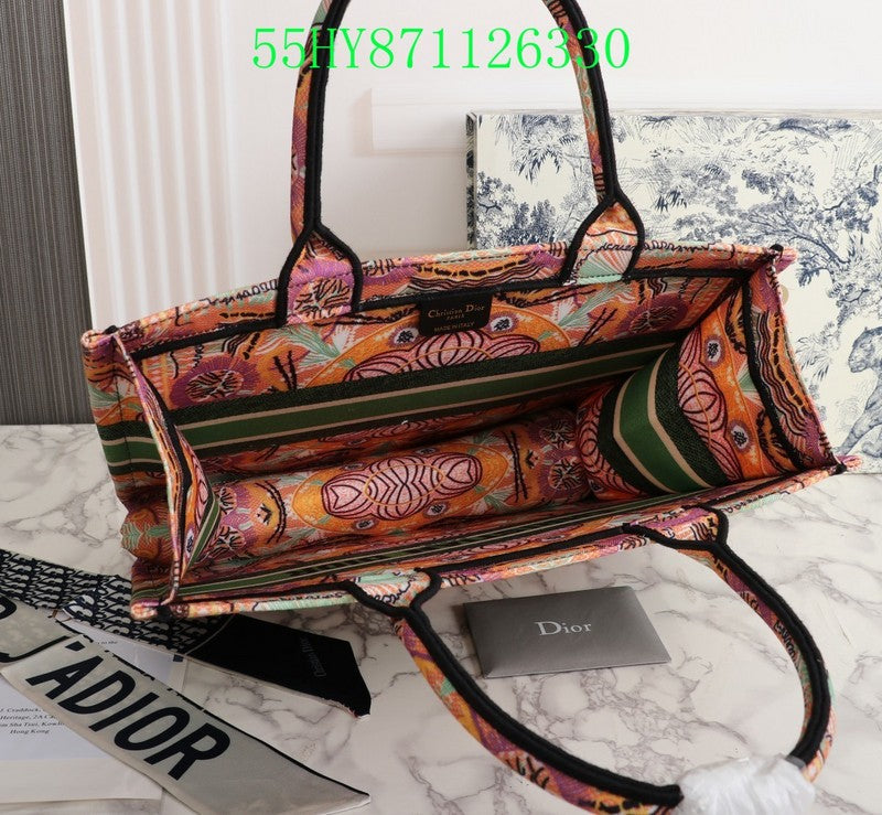 Christian Dior Luxury Bag - The Tote   229
