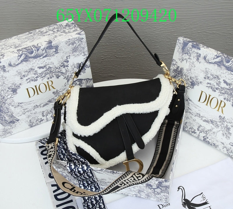 Christian Dior Luxury Bag - The Tote   538