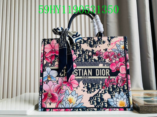 Christian Dior Luxury Bag - The Tote   245