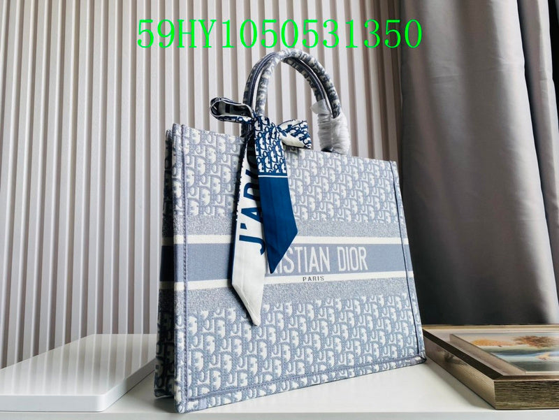 Christian Dior Luxury Bag - The Tote   257