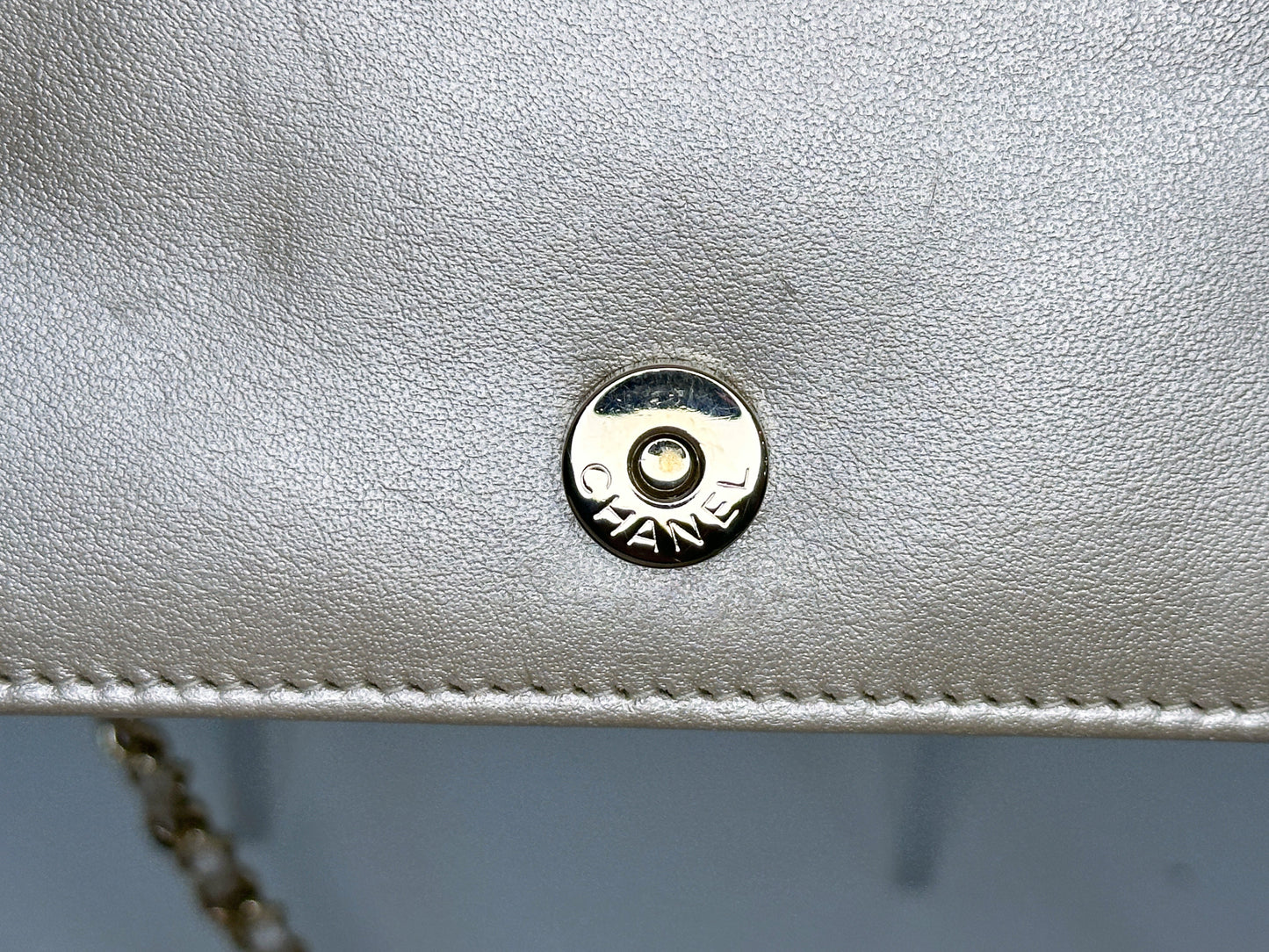 Chanel Camellia Embossed Wallet On Chain 2465 holo card