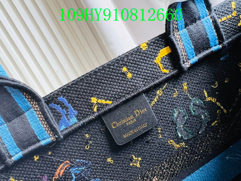 Christian Dior Luxury Bag - The Tote   275