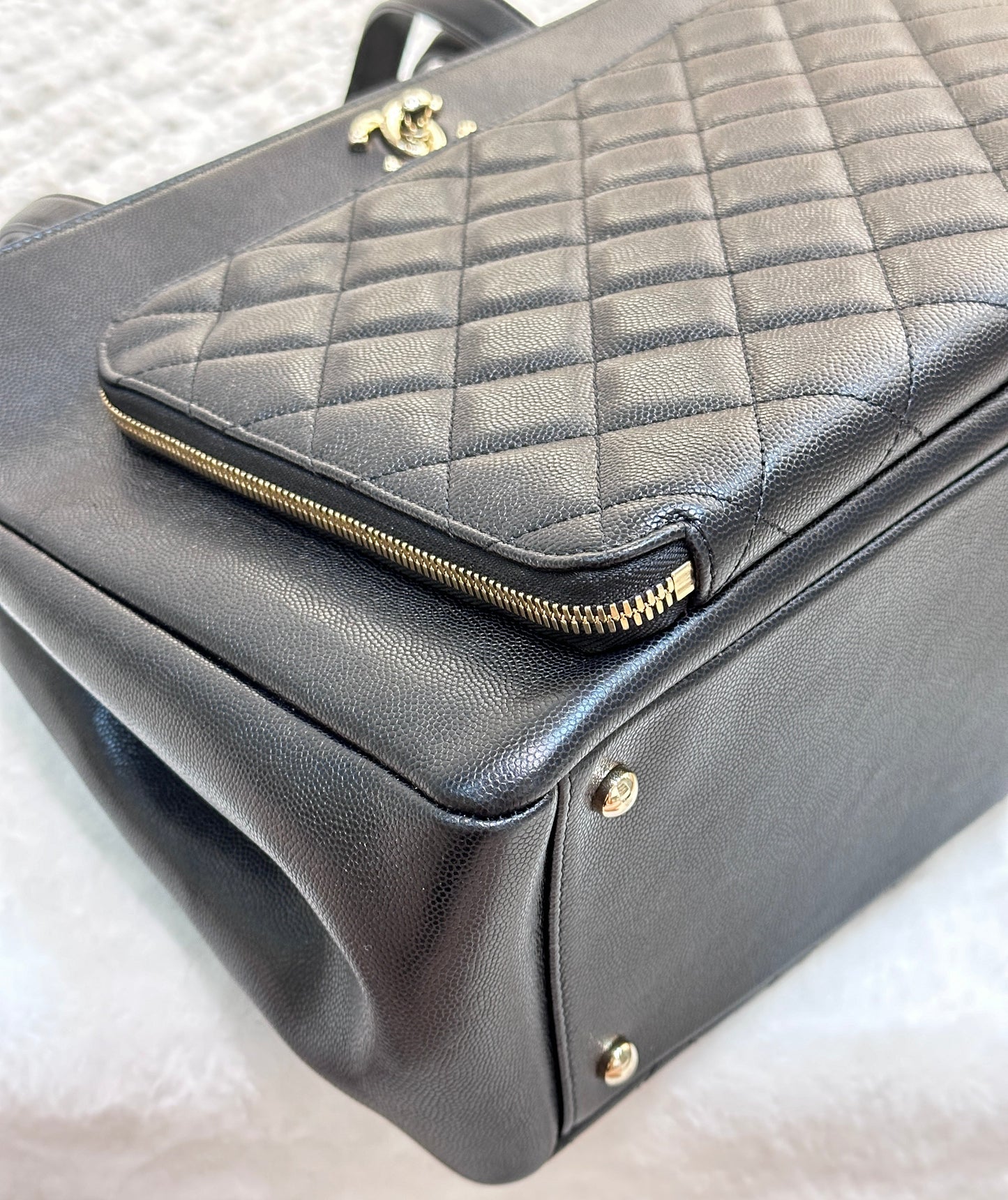 CHANEL Business Affinity Shopping Tote Caviar Black GHW