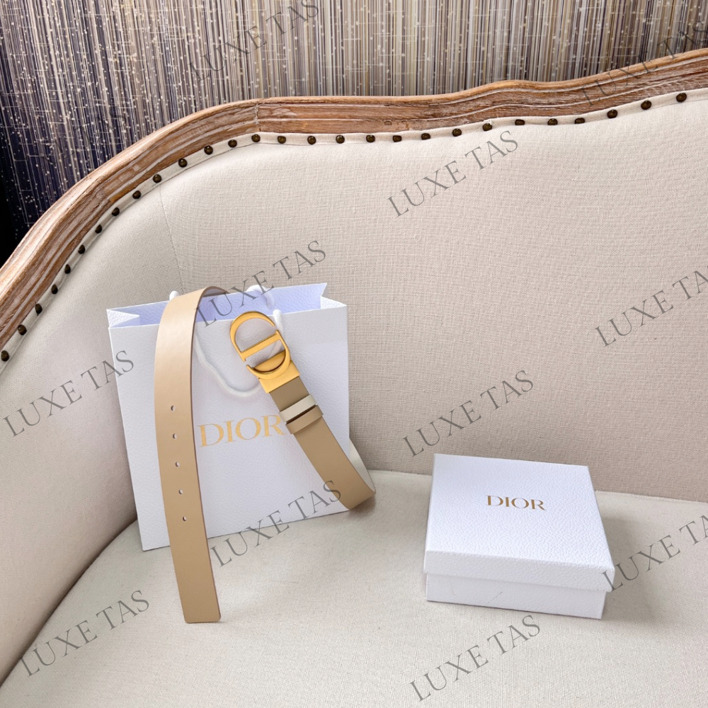 35mm Latte and Beige 30 Montaigne Reversible Belt Designer Belts for Women