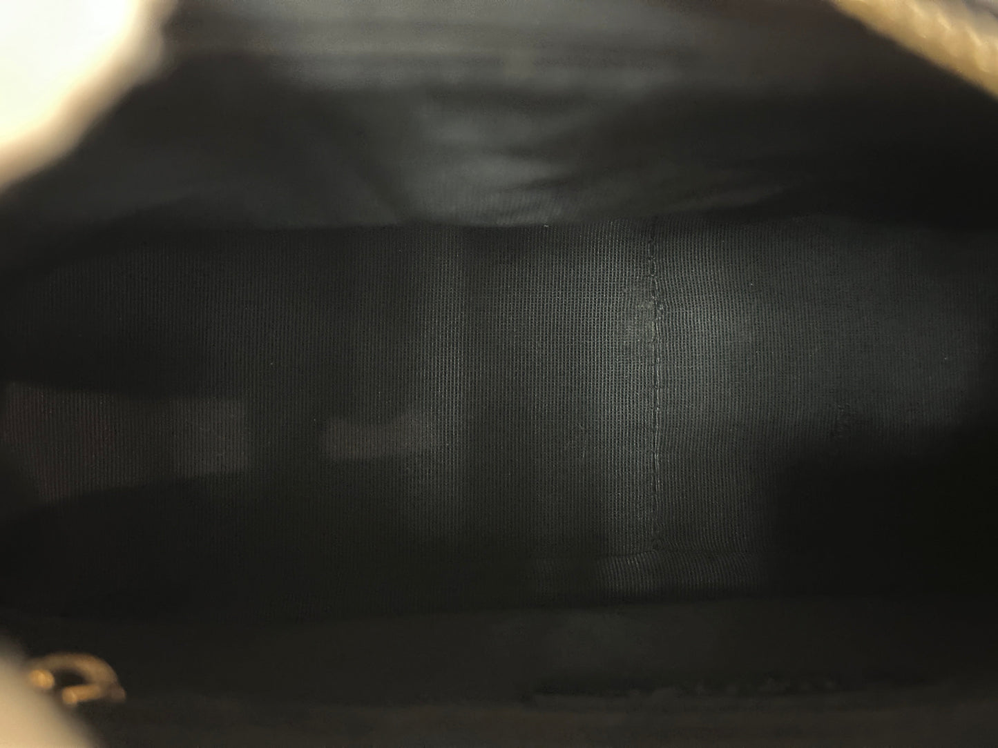 Chanel Black Quilted Caviar CC Logo Chain Shoulder Bag holo 8438