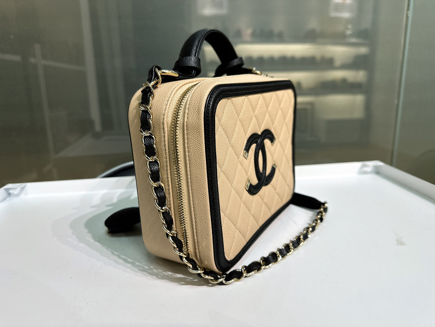 Chanel Medium Vanity Case Beige Black
