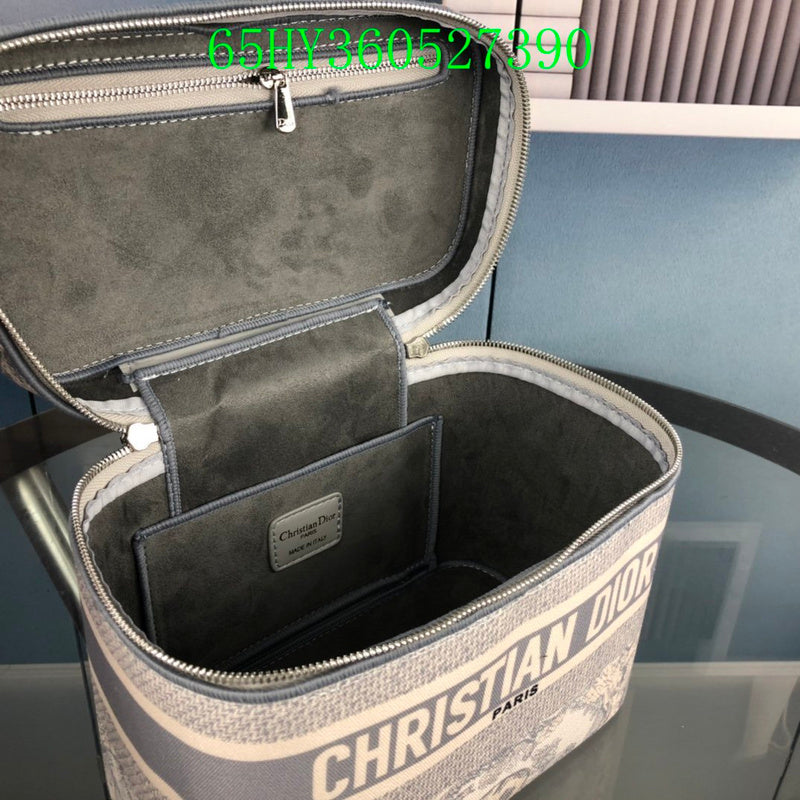 Christian Dior Luxury - The Tote   678